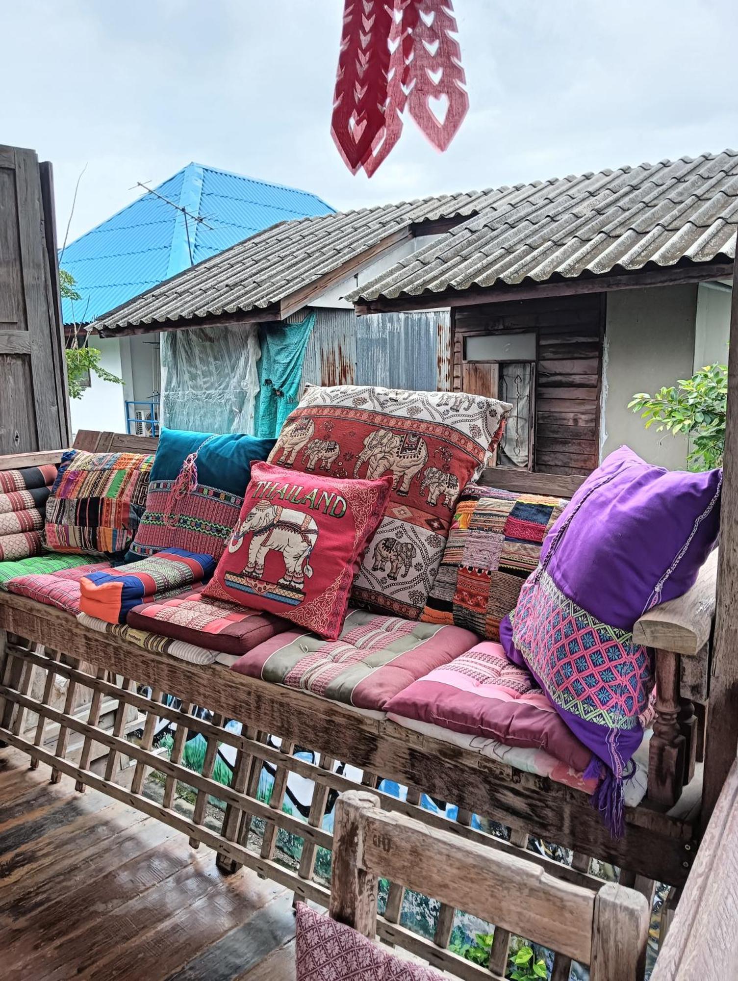 Huen Chiang Man Hostel (Adults Only) Chiang Mai Exterior photo