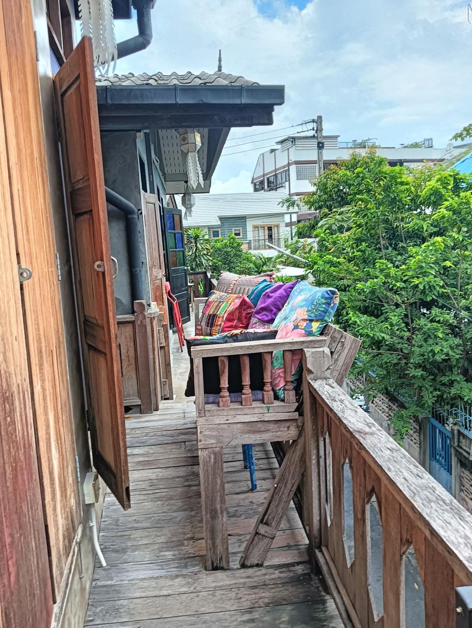 Huen Chiang Man Hostel (Adults Only) Chiang Mai Exterior photo
