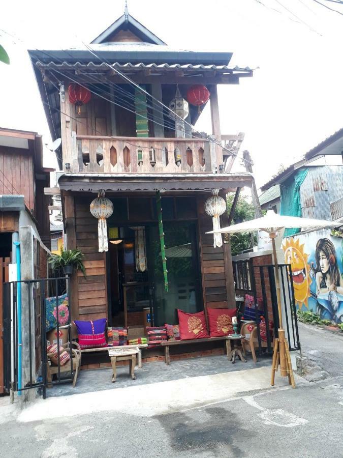 Huen Chiang Man Hostel (Adults Only) Chiang Mai Exterior photo